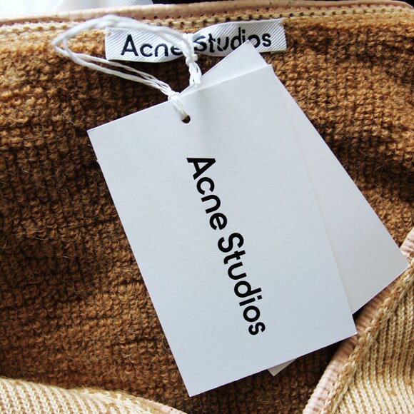 BNWT SS22 ACNE STUDIOS V NECK CARDIGAN L - Picture 8 of 10